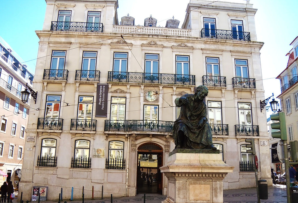Chiado: where Lisbon squeezes five churches into three football fields