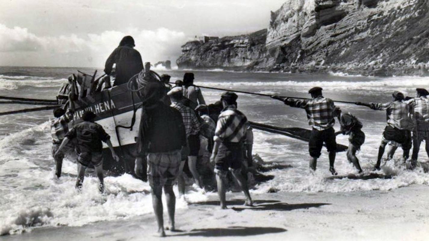 From tragedy to tourism: the Nazaré paradox