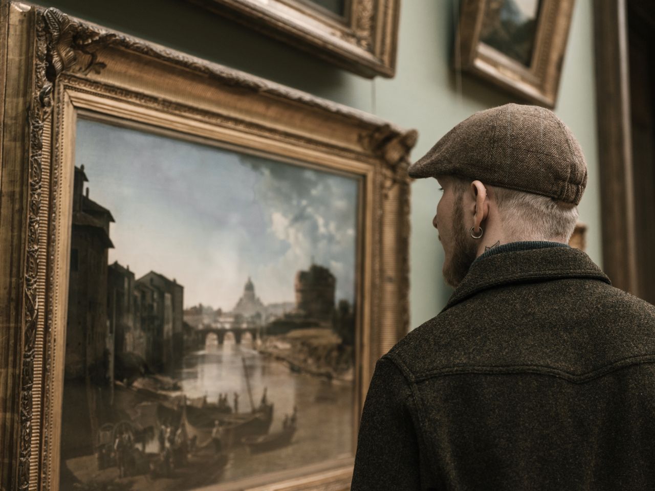A curator designing personalized visitor routes from approved museum content
