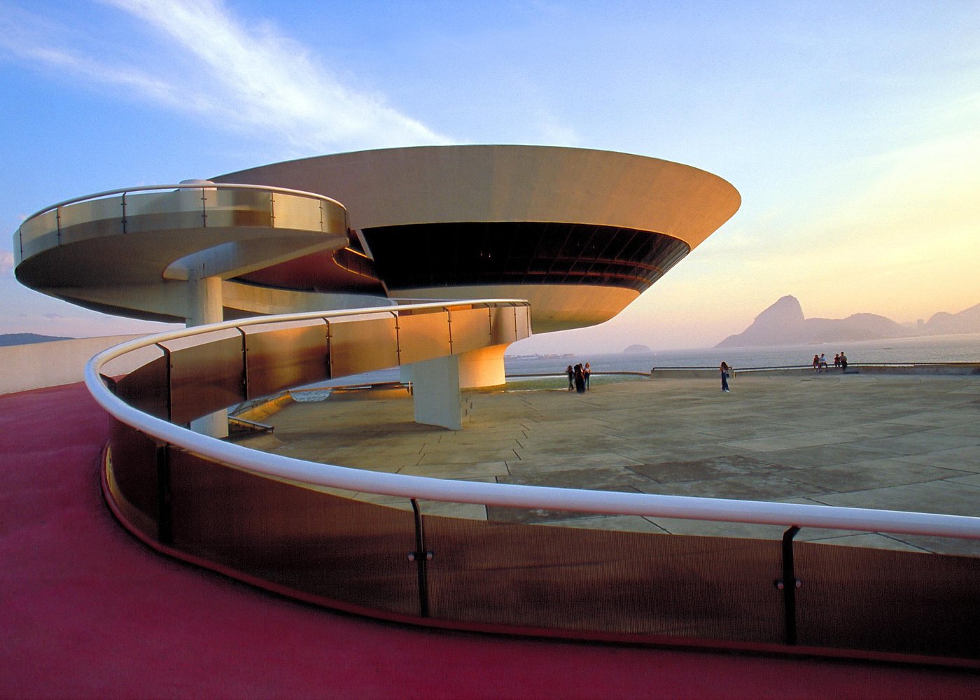 Paseo marítimo de Niterói y arquitectura cultural de Oscar Niemeyer